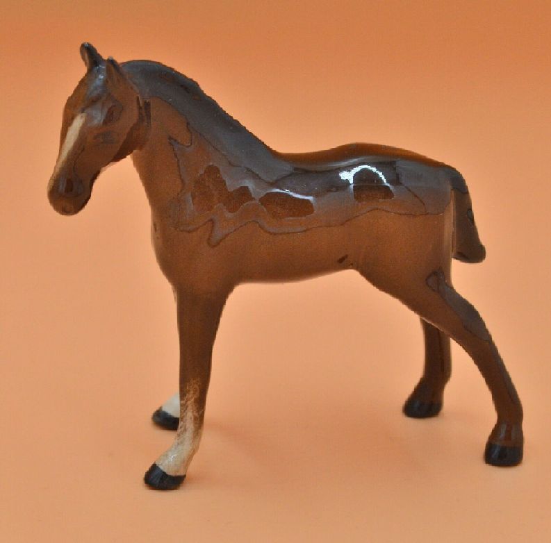Beswick Horses JBH 30 and 915 - Standing Foal & Sitting Horse | - TMD167207
