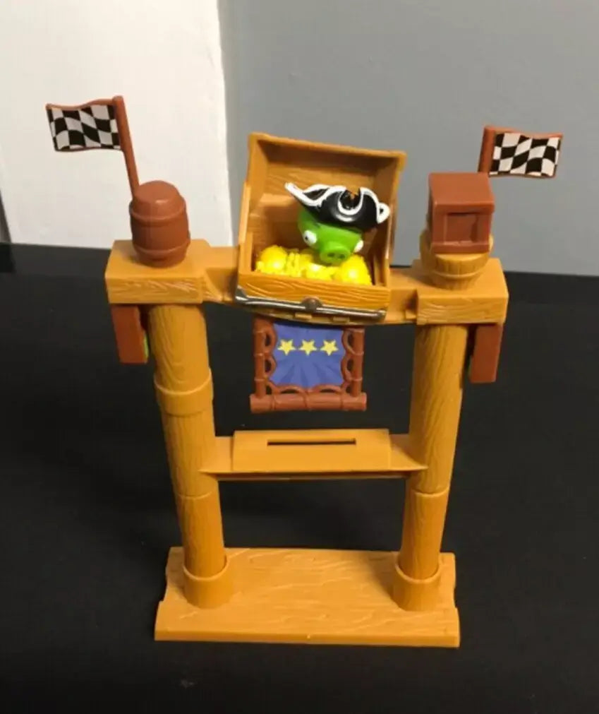 Angry Birds Go! Pig Rock Raceway Toy Set + 8 Racers - TMD167207