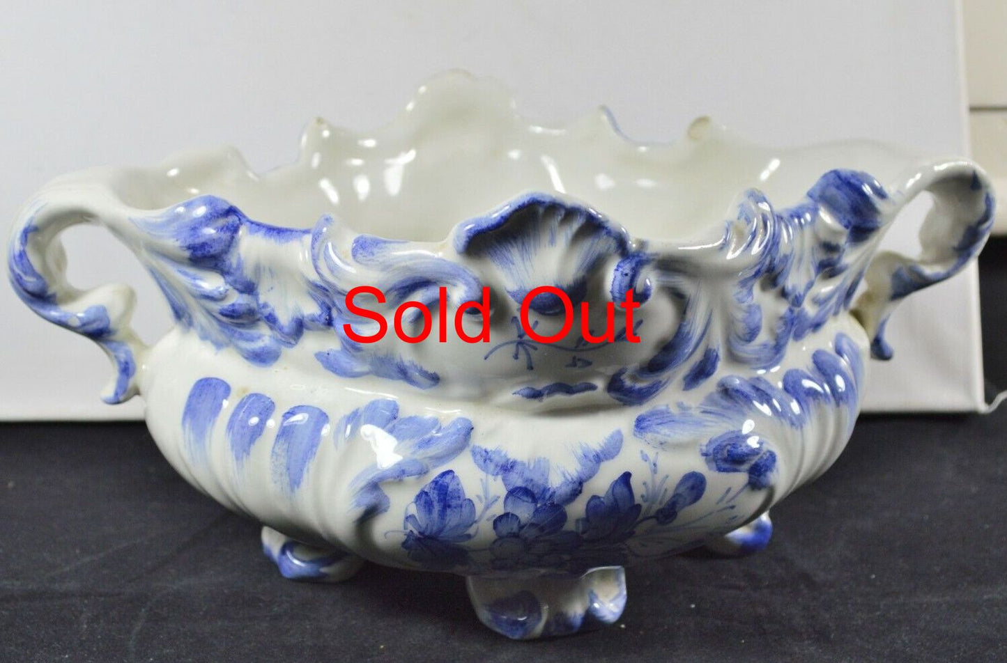 RITA DAL PRA WHITE PLANTER WITH A BLUE FLORAL DESIGN(PREVIOUSLY OWNED)GOOD CONDITION - TMD167207