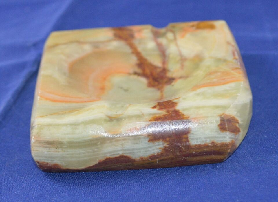 Size: Approximately 4 1/2 x 3 1/2 inches (11.5 x 8.9 cm) at the widest points.