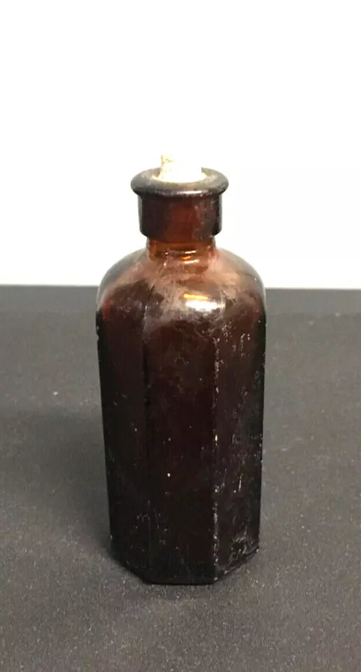 VINTAGE MILTON OCTAGONAL BOTTLE WITH STOPPER