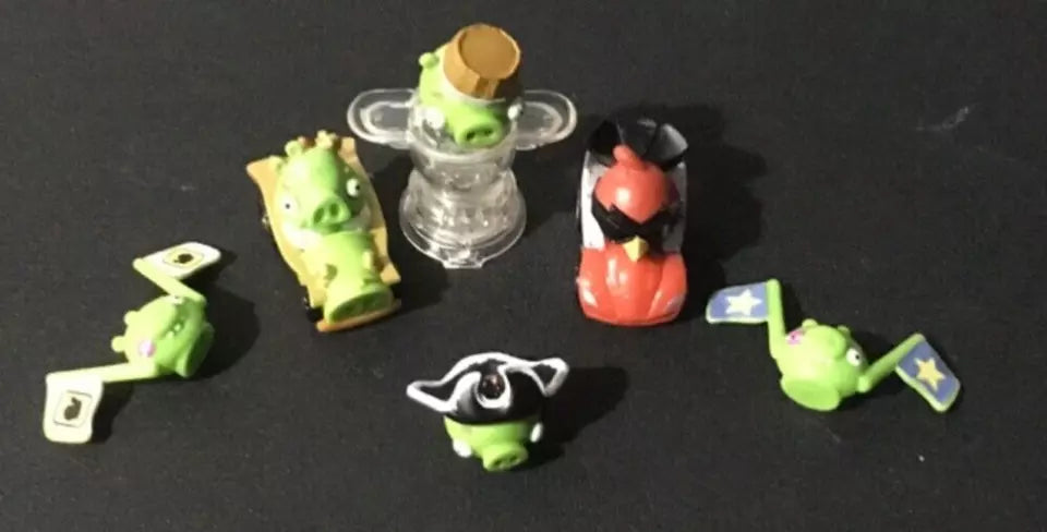 Angry Birds Go! Pig Rock Raceway Toy Set + 8 Racers - TMD167207