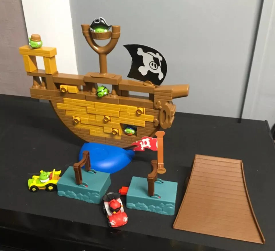 Angry Birds Go! Pirate Pig Attack Jenga – ToyBoxed - TMD167207