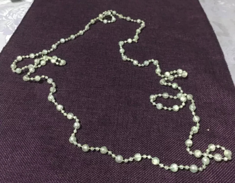 FASHION JEWELLERY EIGHT NECKLACES DIFFERENT COLOURS AND STYLES