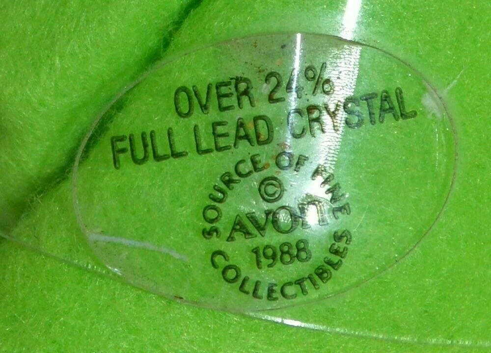 AVON LEAD CRYSTAL BELL WITH OAK LEAVES AND ACORNS ON THE HANDLE VERY GOOD CONDITION(PREVIOUSLY OWNED) - TMD167207