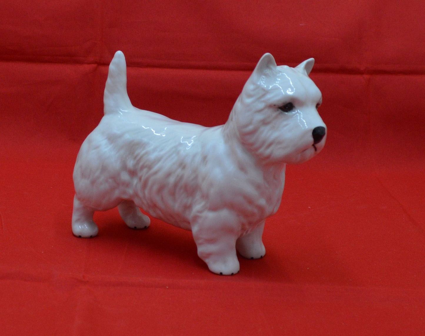 BESWICK DOG FIGURINE WEST HIGHLAND TERRIER(PREVIOUSLY OWNED) GOOD CONDITION - TMD167207