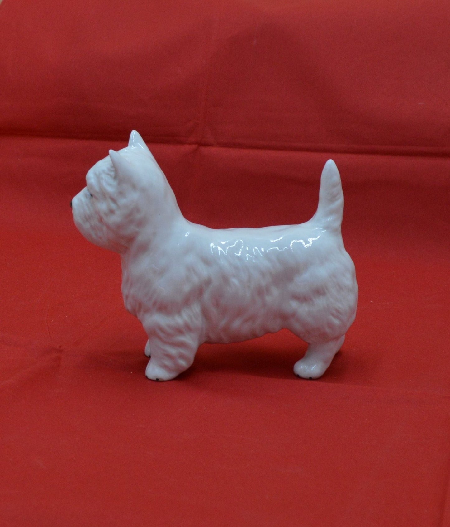 BESWICK DOG FIGURINE WEST HIGHLAND TERRIER(PREVIOUSLY OWNED) GOOD CONDITION - TMD167207