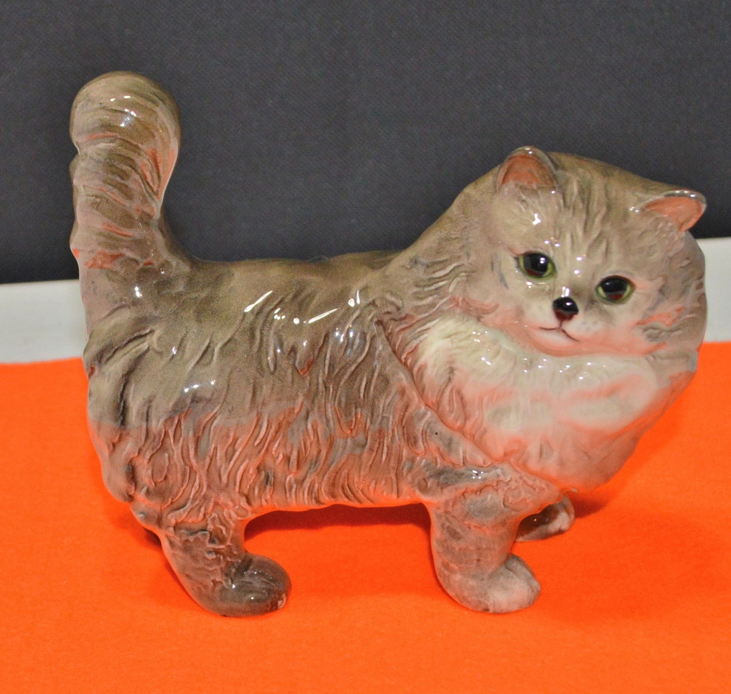 BESWICK SMALL PERSIAN GREY CAT FIGURINE MODEL 1898 (PREVIOUSLY OWNED) VERY GOOD CONDITION - TMD167207