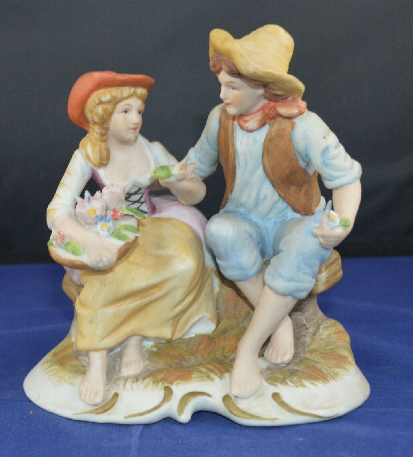 DECORATIVE FIGURINE YOUNG LADY AND YOUNG MAN(PREVIOUSLY OWNED) FAIRLY GOOD CONDITION - TMD167207