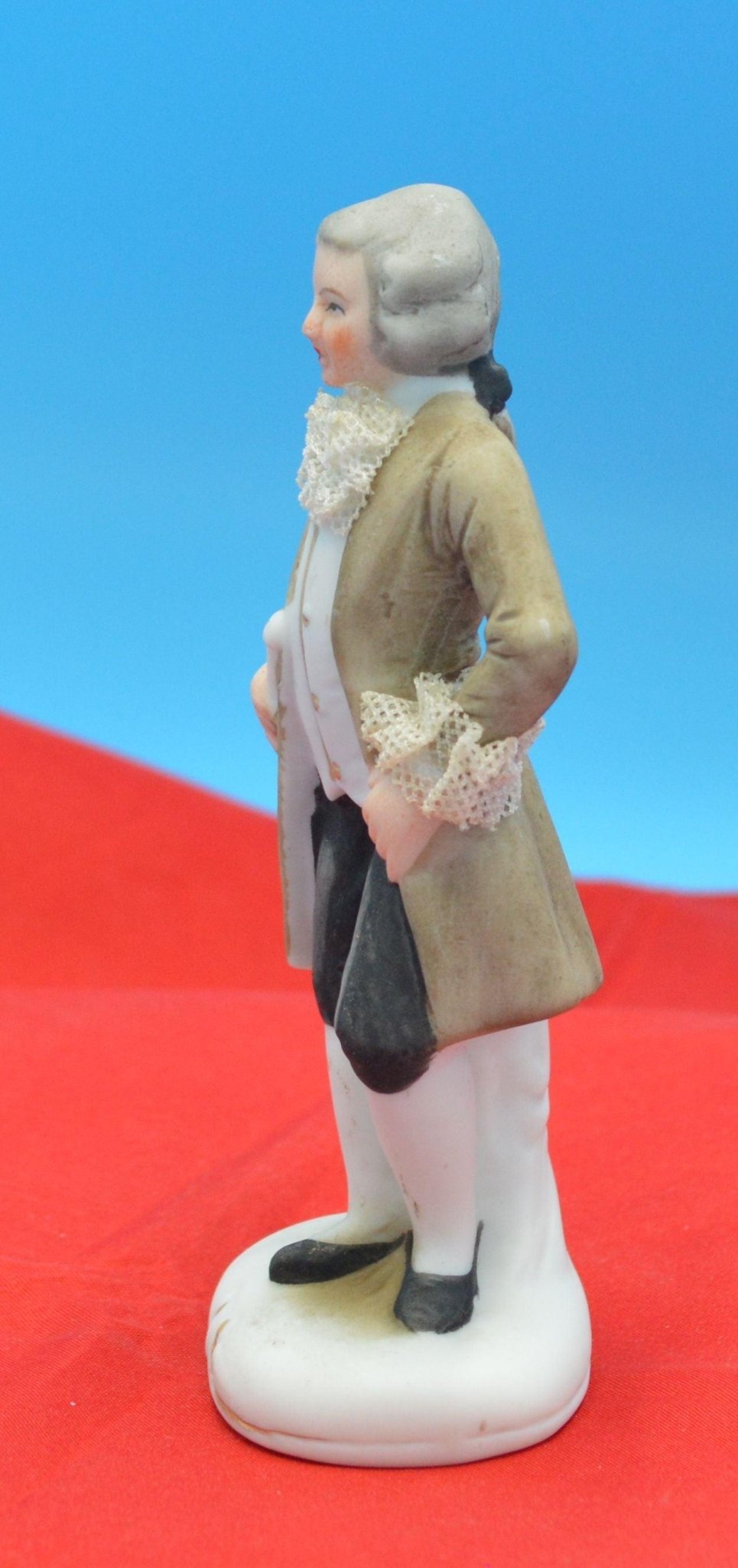 DECORATIVE FIGURINES A PAIR OF PERIOD STYLE FIGURINES - TMD167207