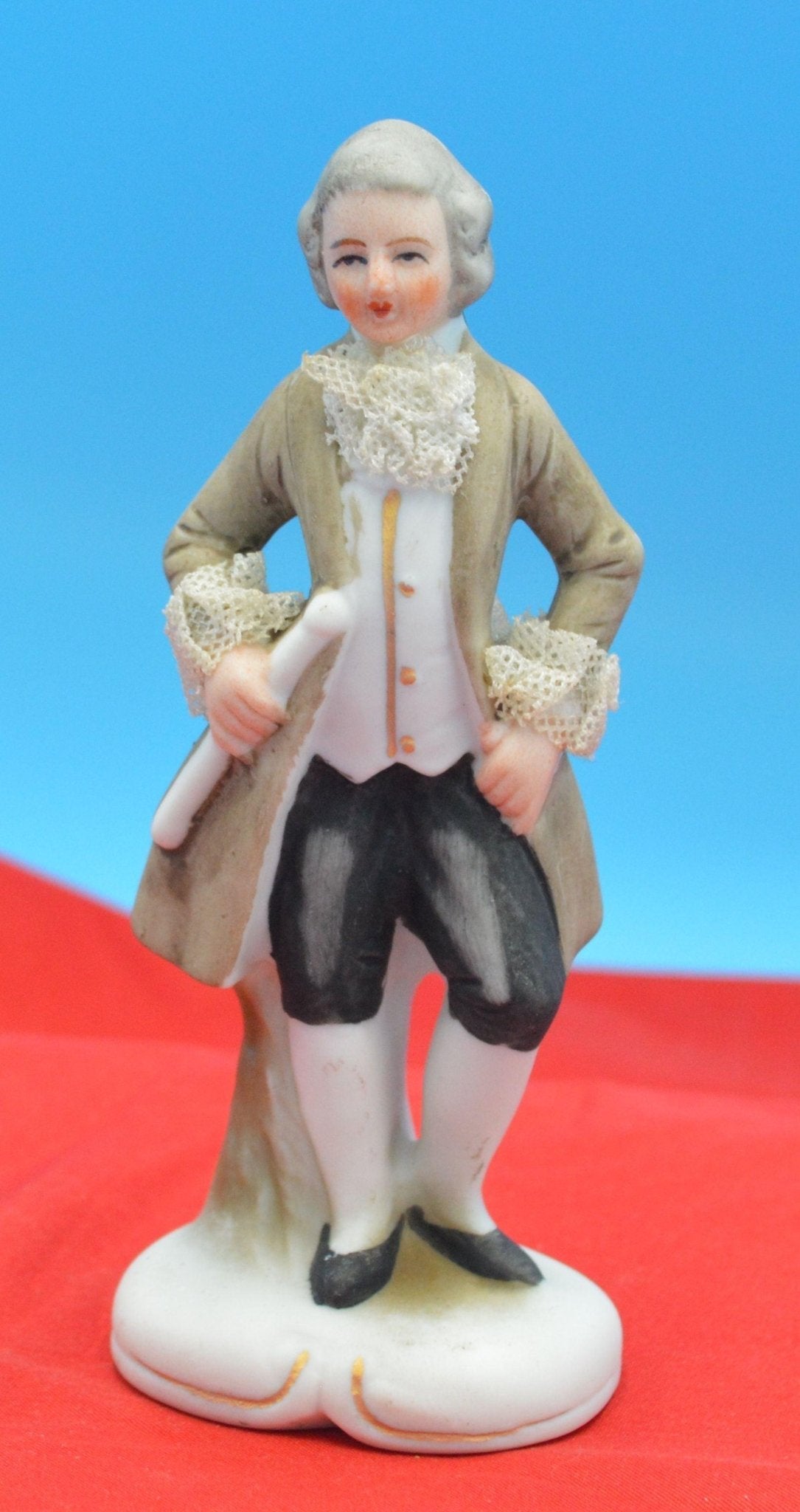 DECORATIVE FIGURINES A PAIR OF PERIOD STYLE FIGURINES - TMD167207