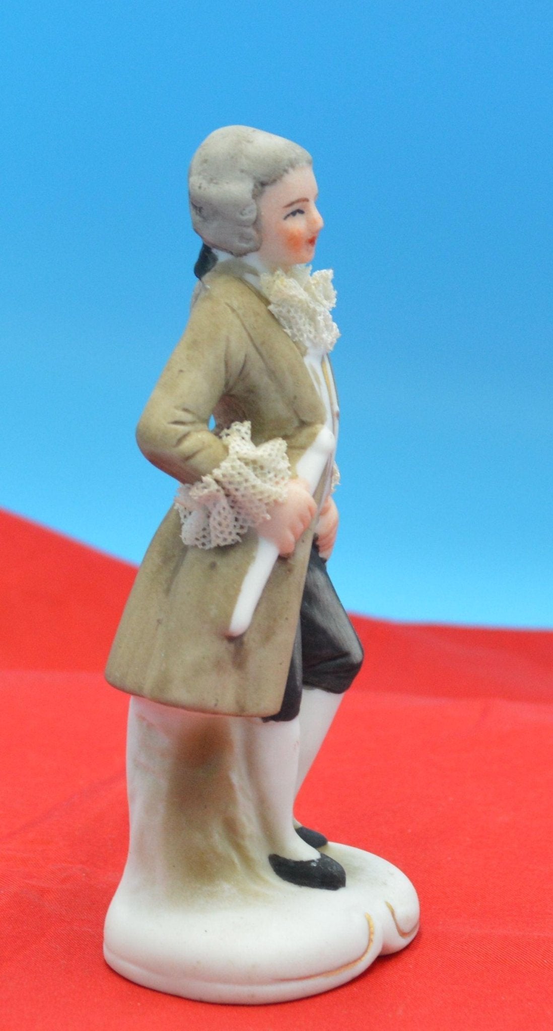 DECORATIVE FIGURINES A PAIR OF PERIOD STYLE FIGURINES - TMD167207