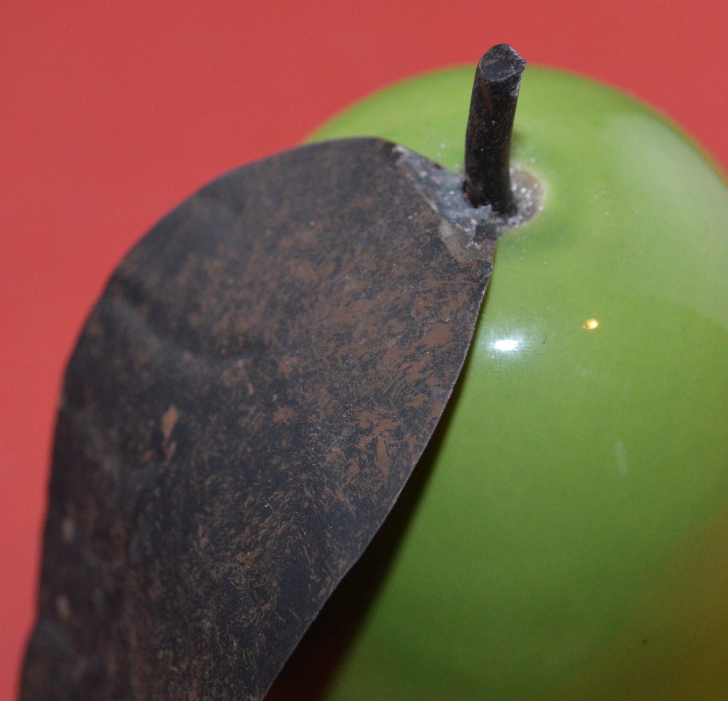 DECORATIVE ORNAMENT GREEN GLASS PEAR(PREVIOUSLY OWNED) GOOD CONDITION - TMD167207