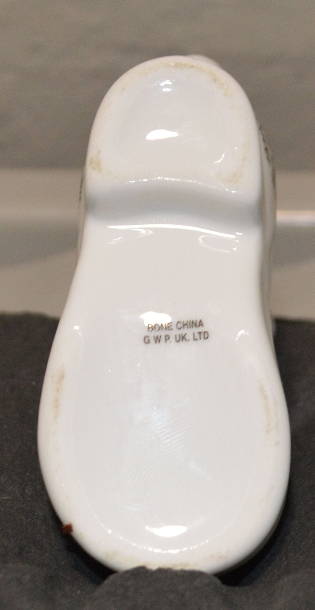 FIVE ORNAMENTAL BOOTS KEELE STREET POTTERY CROCHENDY AND OTHERS(PREVIOUSLY OWNED) GOOD CONDITION - TMD167207