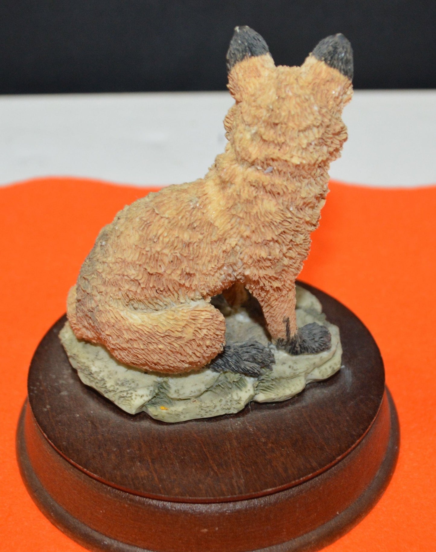 LEONARDO FOX ON WOODEN BASE(PREVIOUSLY OWNED) GOOD CONDITION - TMD167207