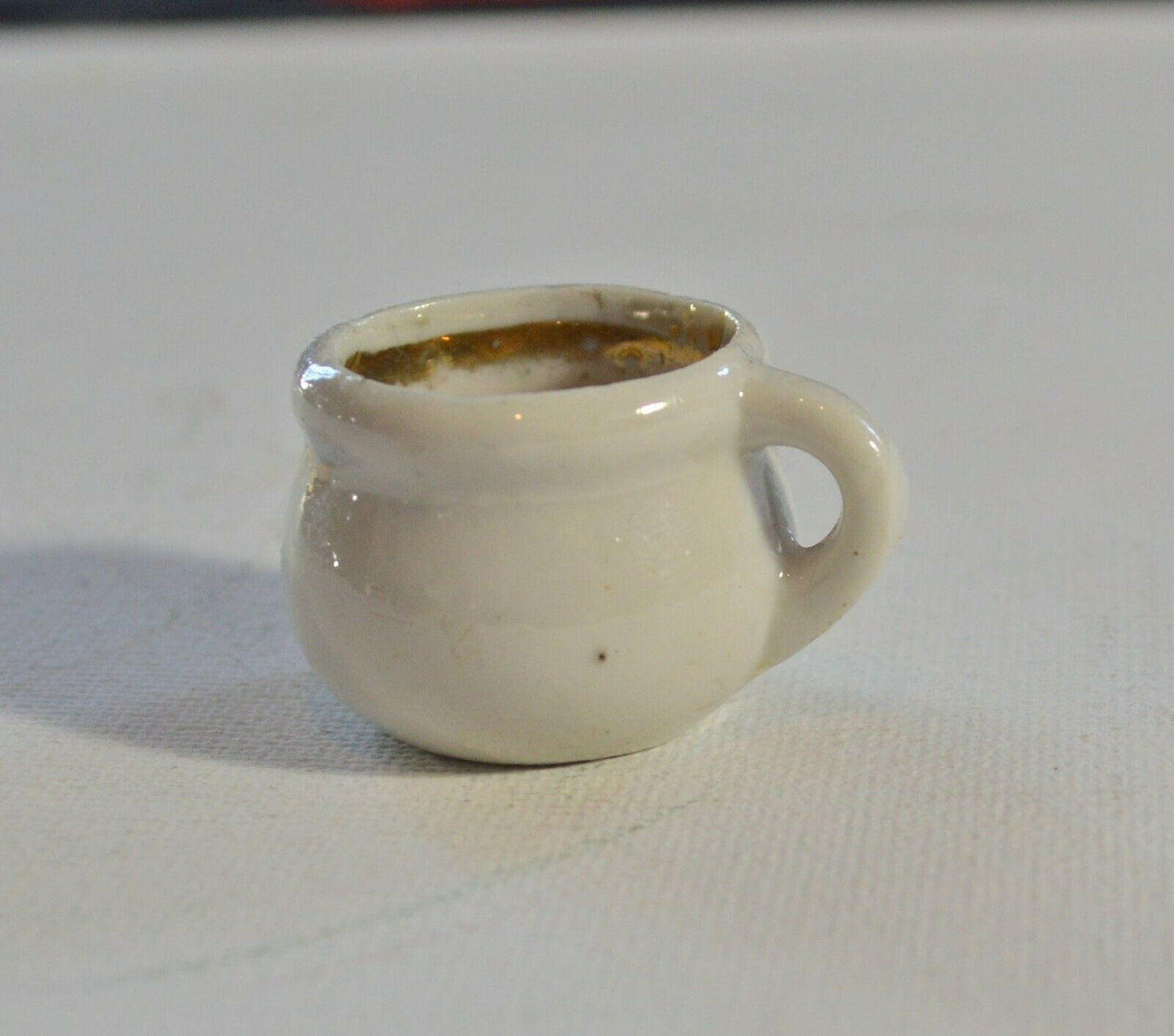 MINIATURE VASE AND MINIATURE CHAMBER POT(PREVIOUSLY OWNED) GOOD CONDITION - TMD167207