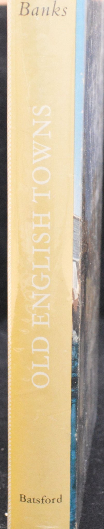 SECONDHAND BOOK OLD ENGLISH TOWNS by F.R. BANKS GOOD CONDITION - TMD167207