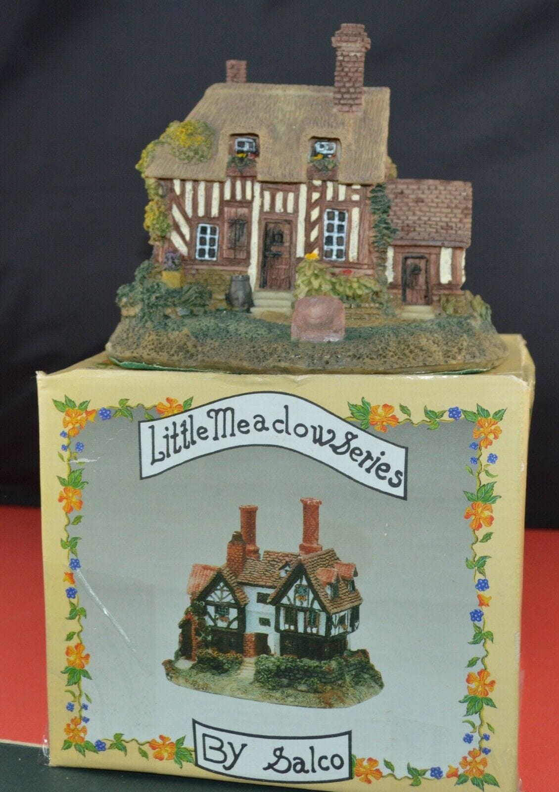 SIX LITTLE MEADOW SERIES ORNAMENTAL COTTAGES by SALCO(PREVIOUSLY OWNED) GOOD CONDITION - TMD167207