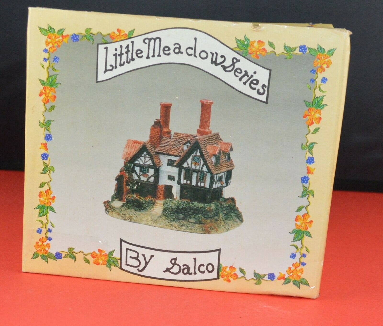 SIX LITTLE MEADOW SERIES ORNAMENTAL COTTAGES by SALCO(PREVIOUSLY OWNED) GOOD CONDITION - TMD167207