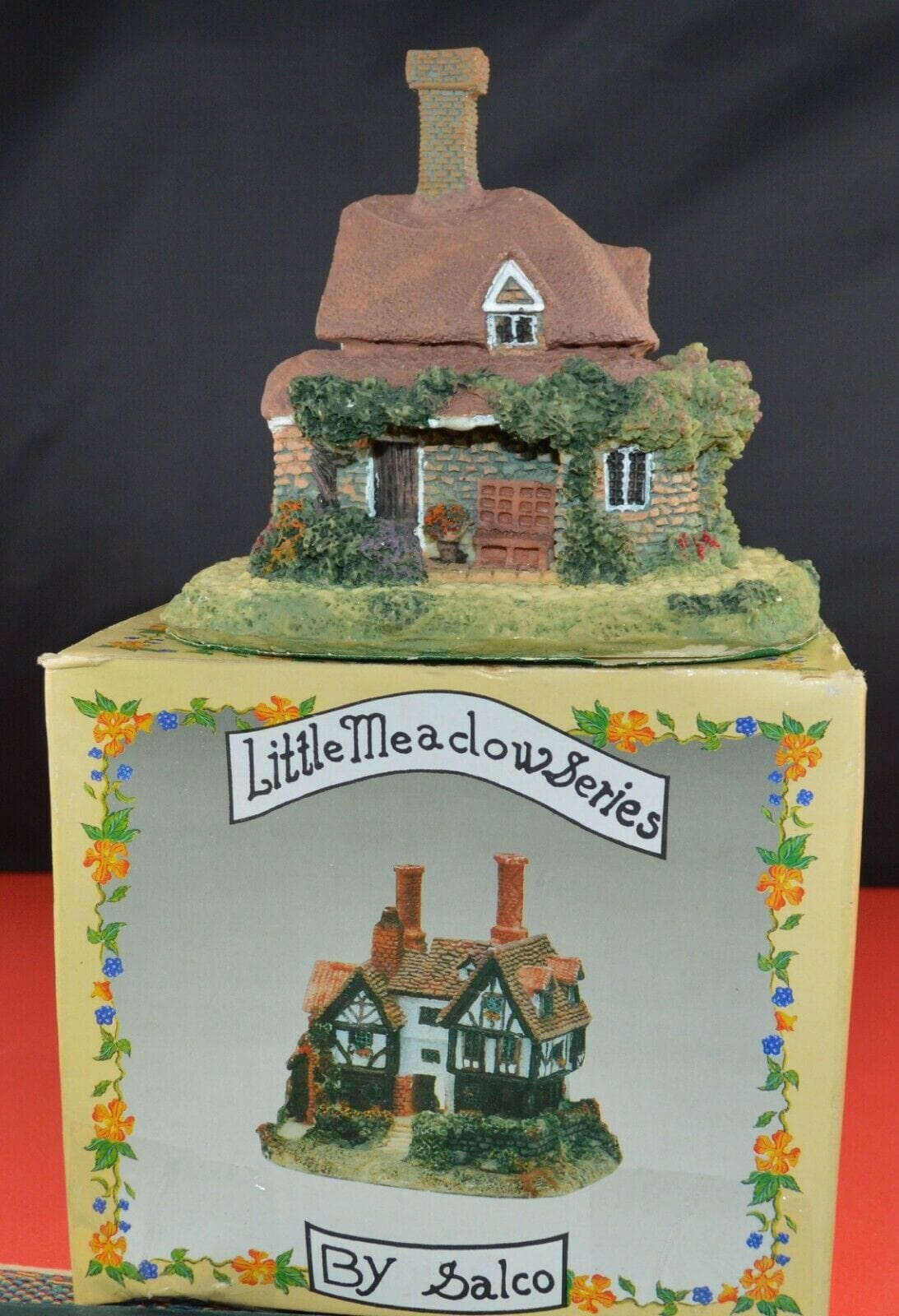 SIX LITTLE MEADOW SERIES ORNAMENTAL COTTAGES by SALCO(PREVIOUSLY OWNED) GOOD CONDITION - TMD167207