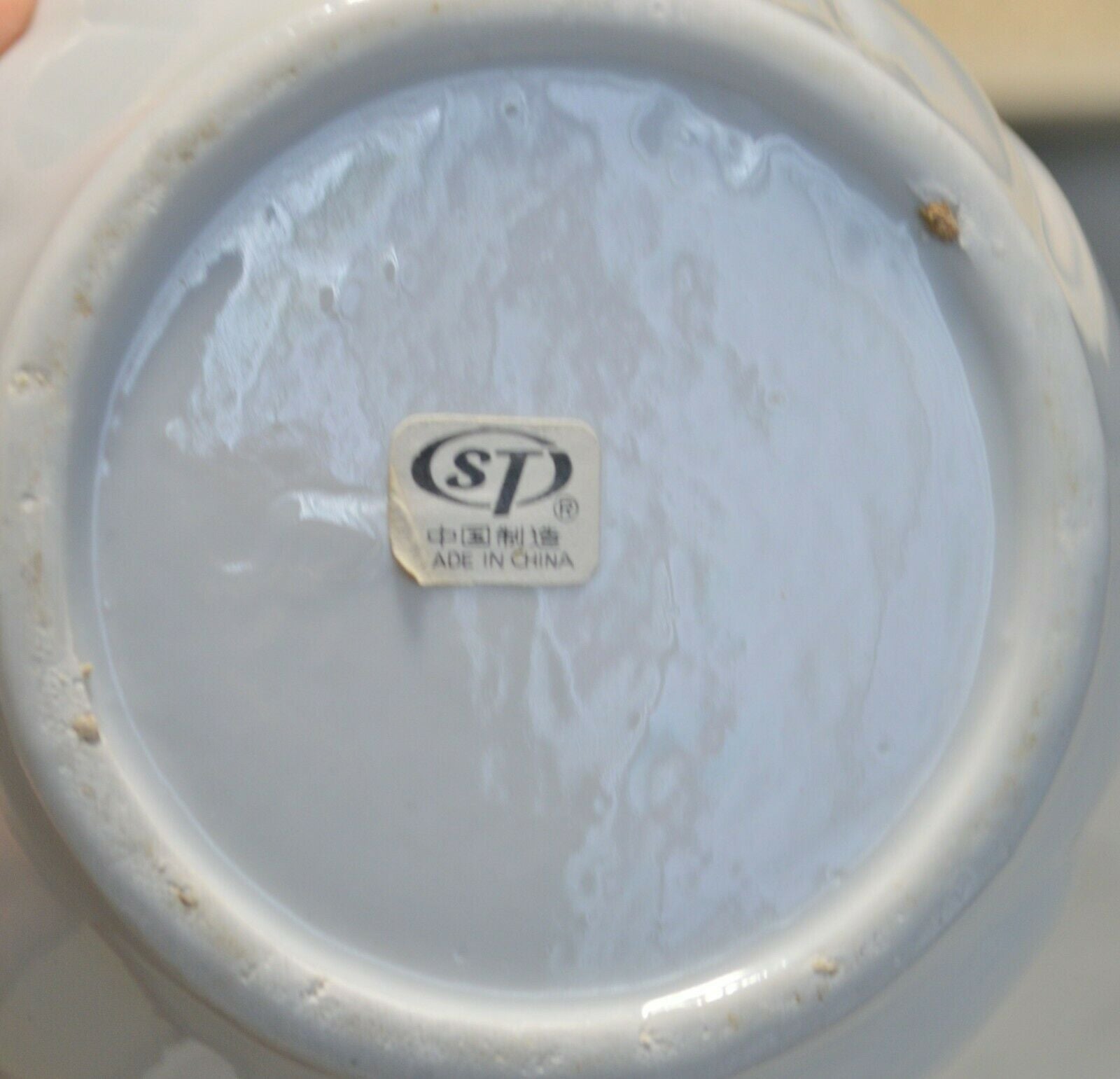 TABLEWARE FOUR DECORATIVE ITEMS WITH PINK ROSES BASKETS BOWL & VASE( PREVIOUSLY OWNED) GOOD CONDITION - TMD167207