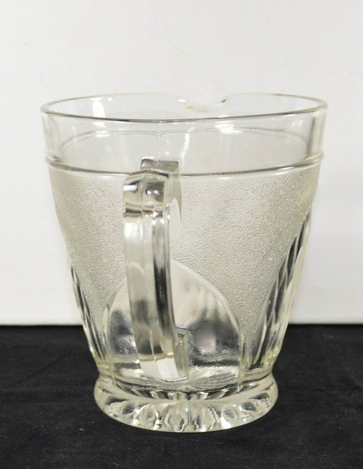 TABLEWARE VINTAGE GLASS JUG(PREVIOUSLY OWNED)GOOD CONDITION - TMD167207