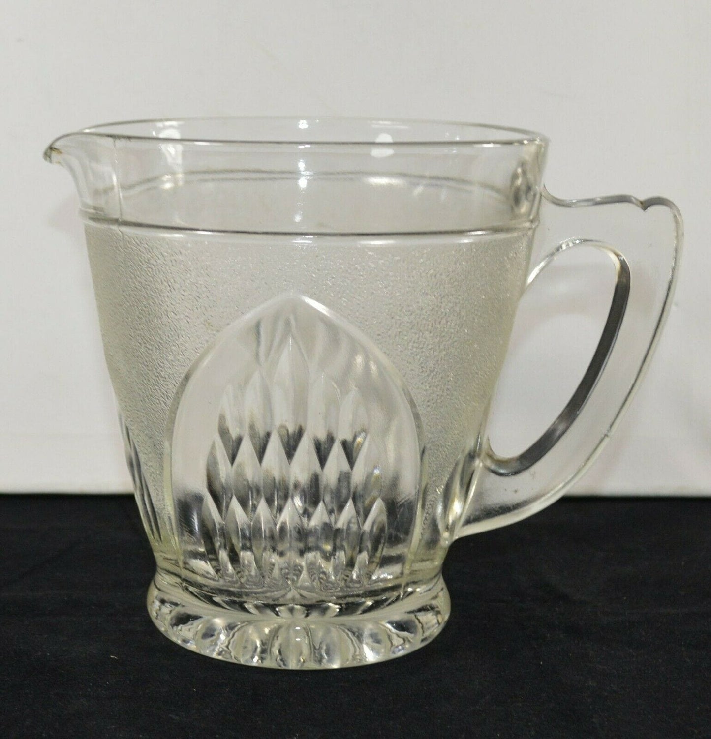 TABLEWARE VINTAGE GLASS JUG(PREVIOUSLY OWNED)GOOD CONDITION - TMD167207