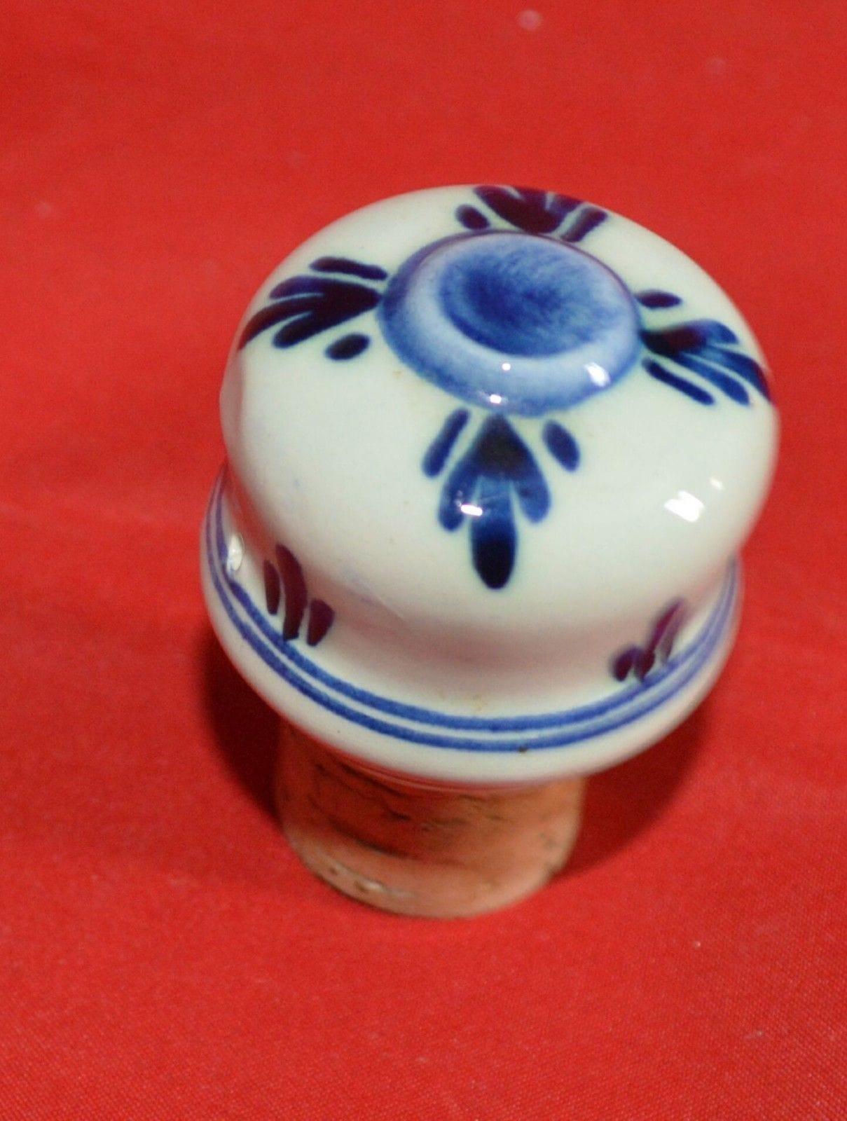 VINTAGE ERVEN LUCAS BOLS DELFT JUG AND STOPPER(PREVIOUSLY OWNED)GOOD CONDITION - TMD167207