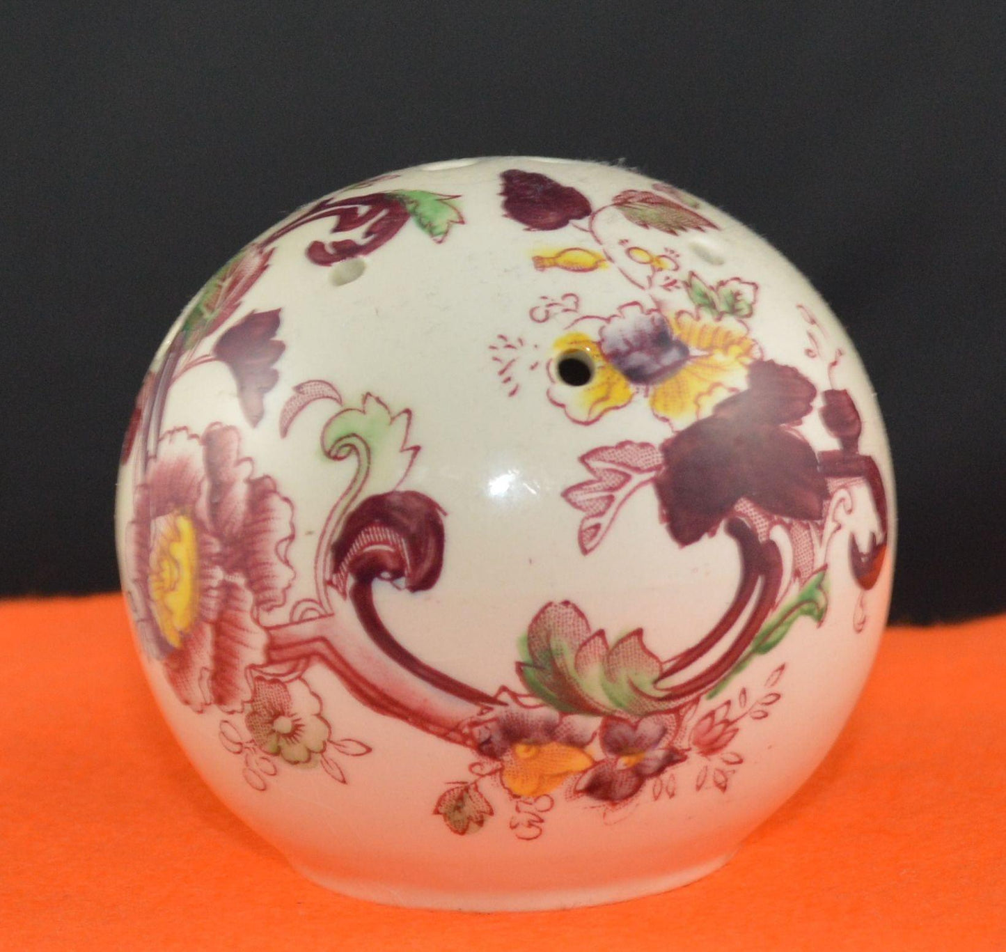 VINTAGE FLORIS OF LONDON POMANDER(PREVIOUSLY OWNED)GOOD CONDITION - TMD167207