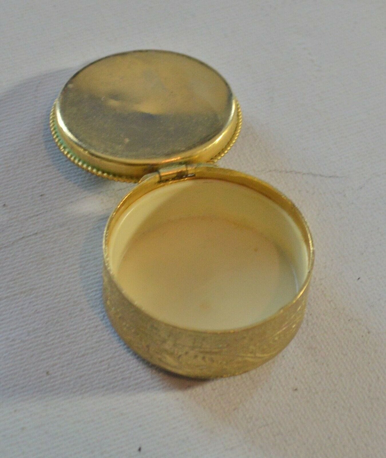 VINTAGE GREEN ONYX TOPPED PILL BOX(PREVIOUSLY OWNED) GOOD CONDITION - TMD167207