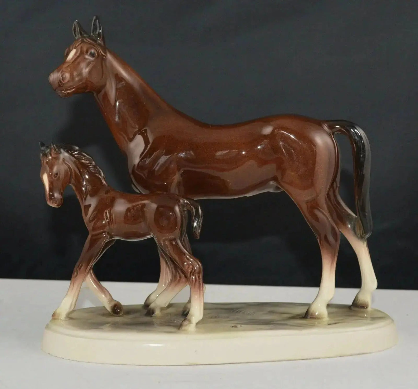 VINTAGE HERTWIG HORSE AND FOAL FIGURINE - TMD167207