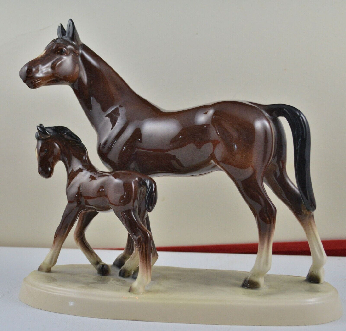 VINTAGE HERTWIG KATZHUTTE HORSE FIGURINE MARE AND FOAL - TMD167207