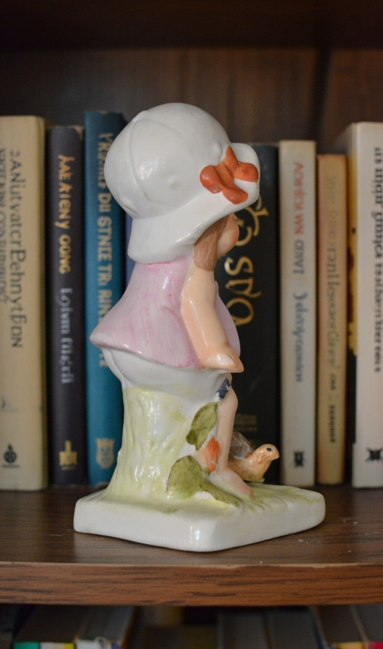 Decorative Figurine  Cute Little Girl with Tortoise