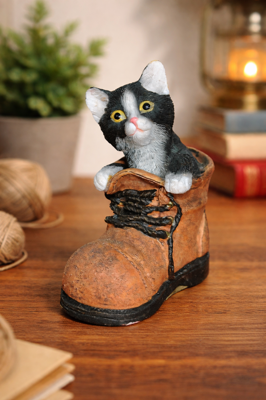 Elgate Black and White Cat in a Boot Figurine