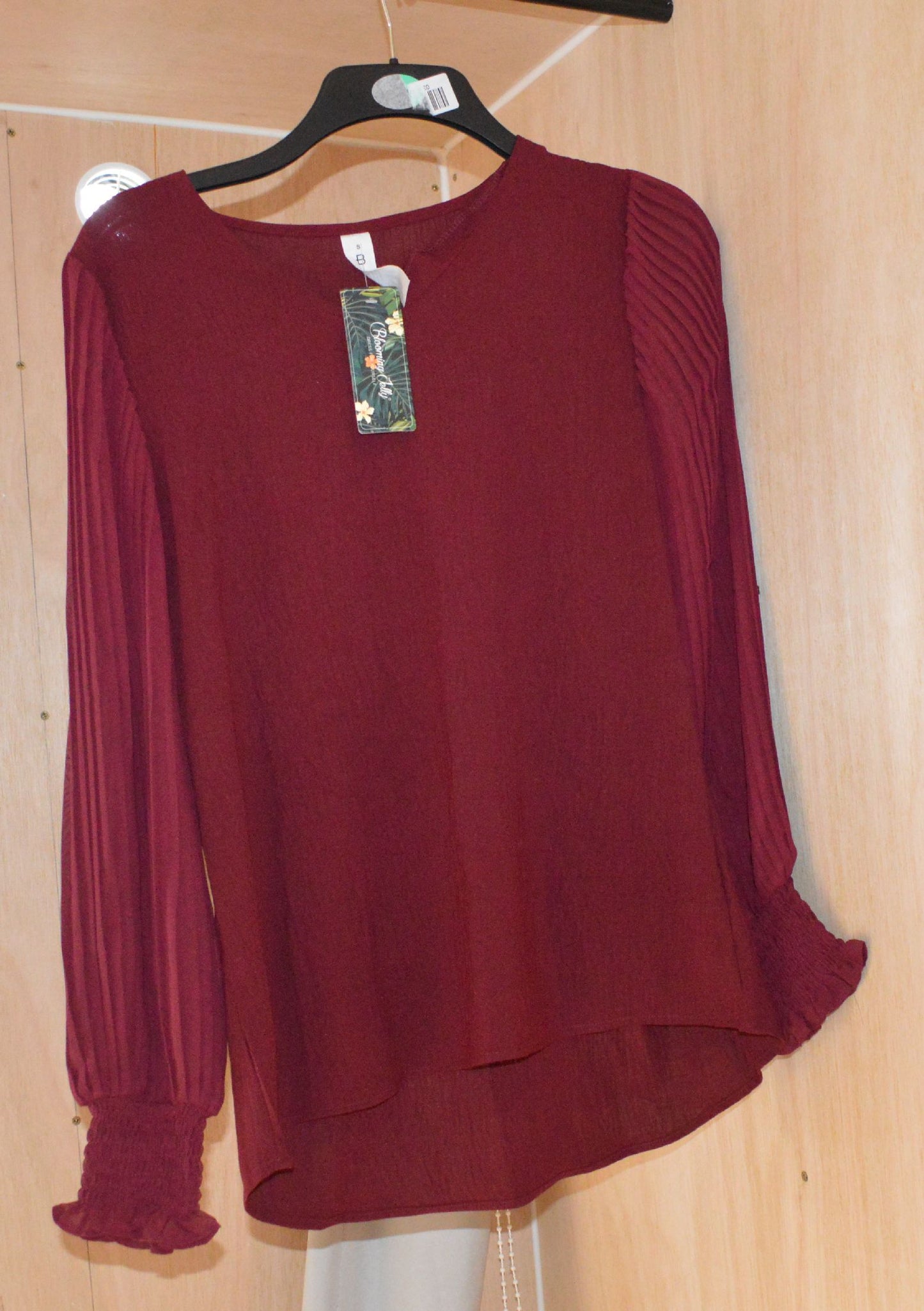 Women’s Top Bundle – Black & Red, Size S - TMD167207