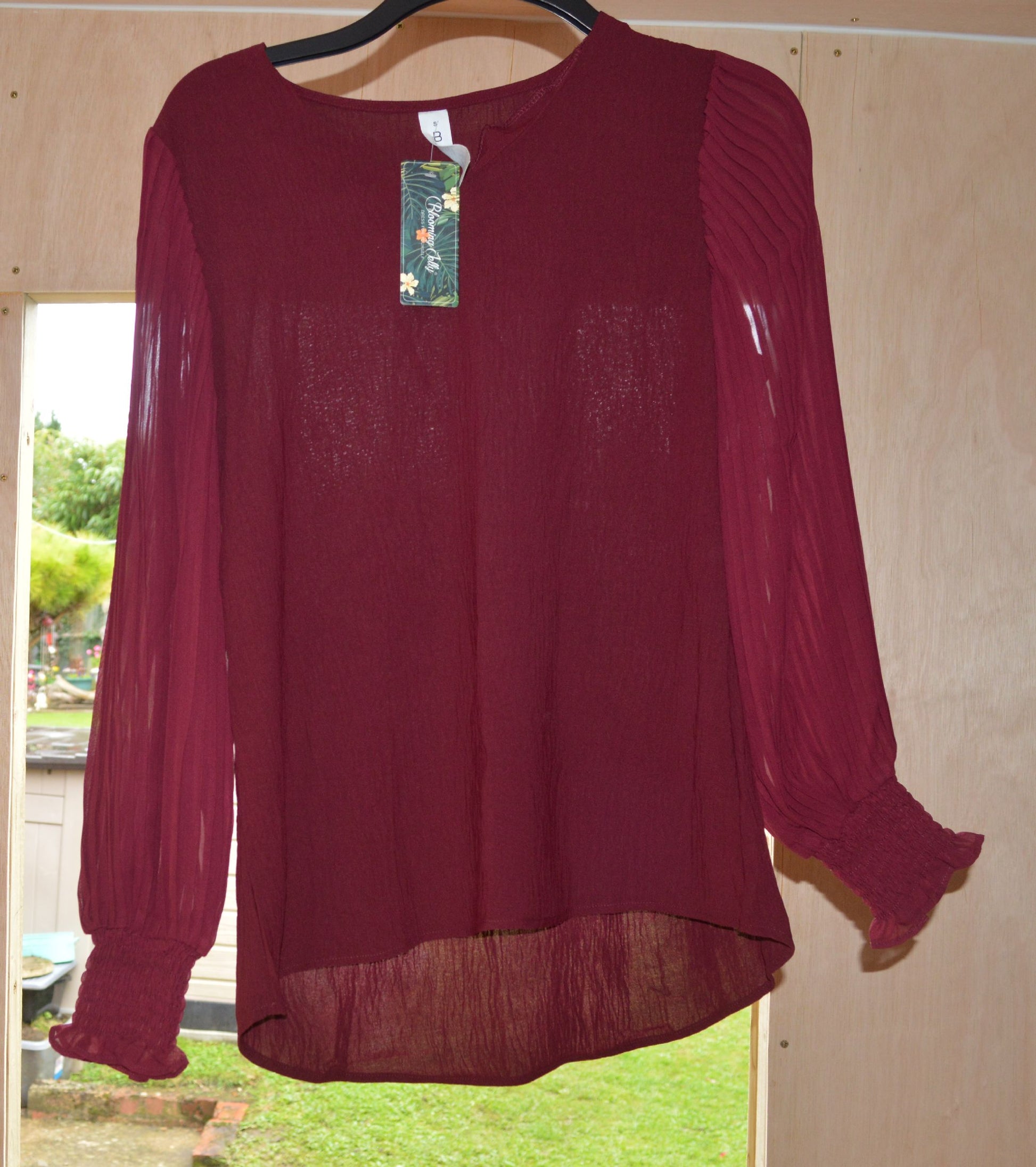 Women’s Top Bundle – Black & Red, Size S - TMD167207