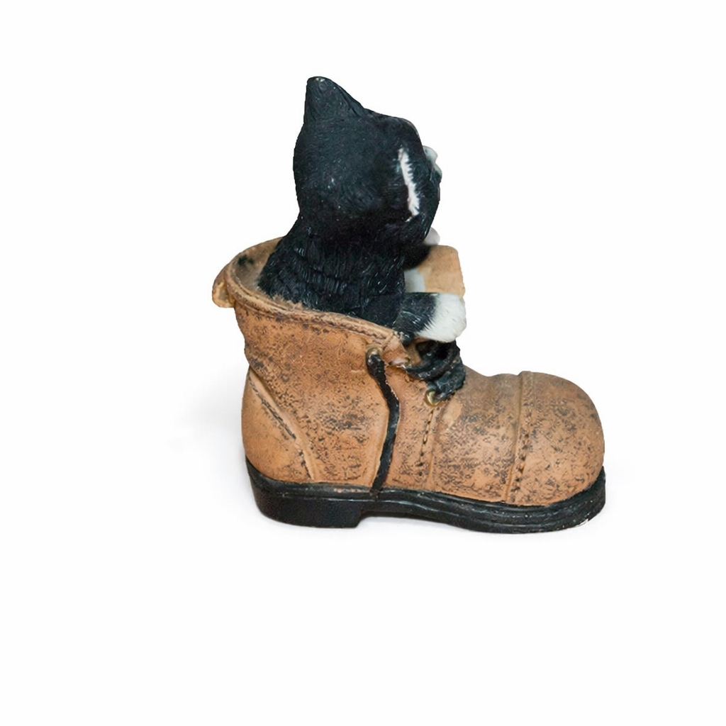 Elgate Black and White Cat in a Boot Figurine