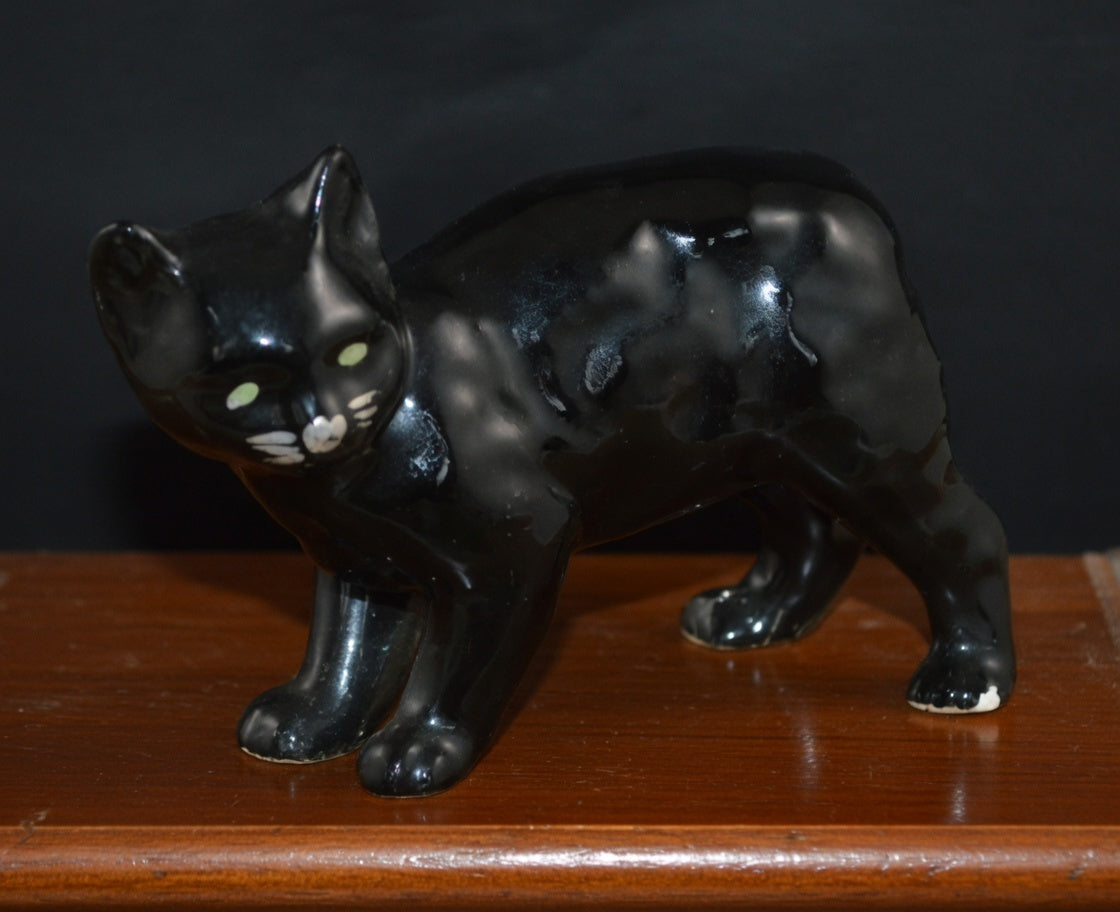 Vintage Black & White Cat Figurines – 2 Individual Mini Cat Ornaments – Collectible Decor UK