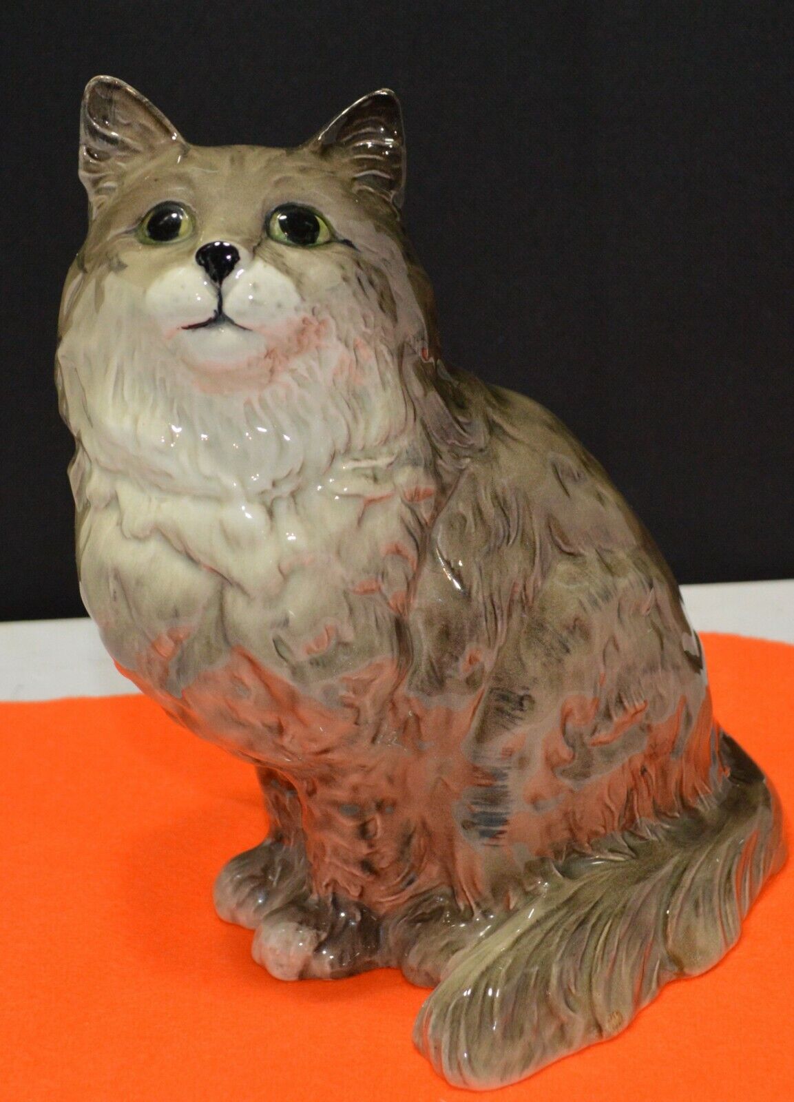 BESWICK GREY PERSIAN CAT FIGURINE