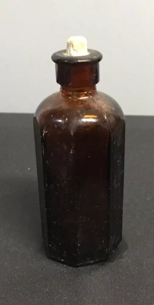 VINTAGE MILTON OCTAGONAL BOTTLE WITH STOPPER