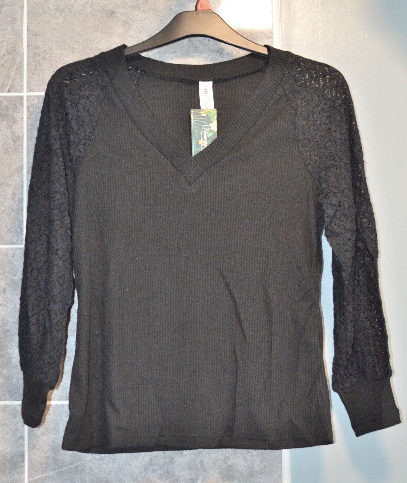 Blooming Jelly Women's V-Neck Black Ribbed Jumper - TMD167207