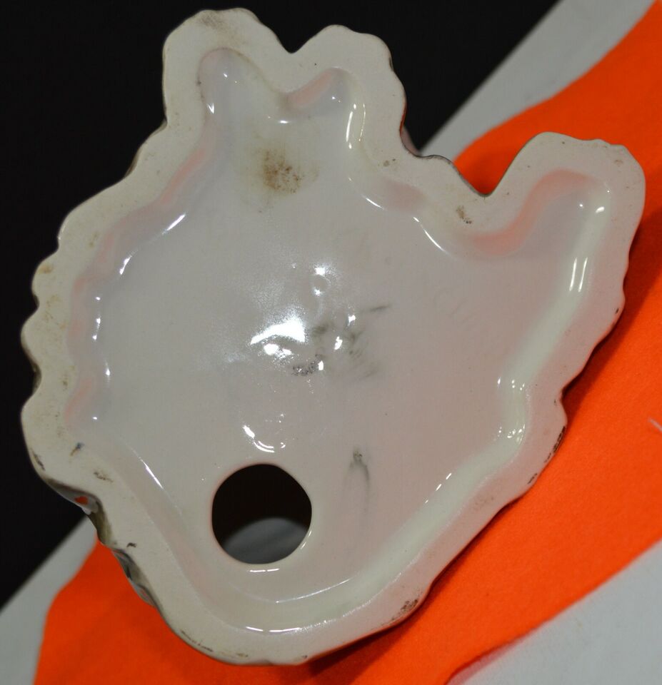 Showing the molding hole
