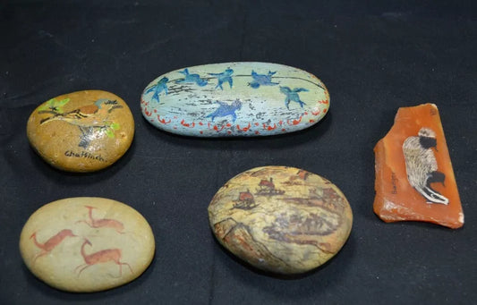 Hand-Painted Pebbles – Unique Animal & Landscape Designs