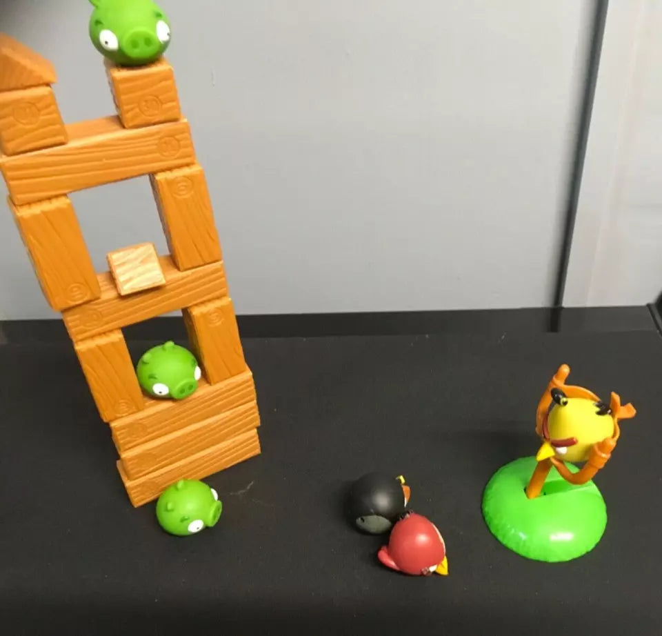 Angry Birds KNEX Sling Shot Toy & Knock on Wood Game Set - TMD167207