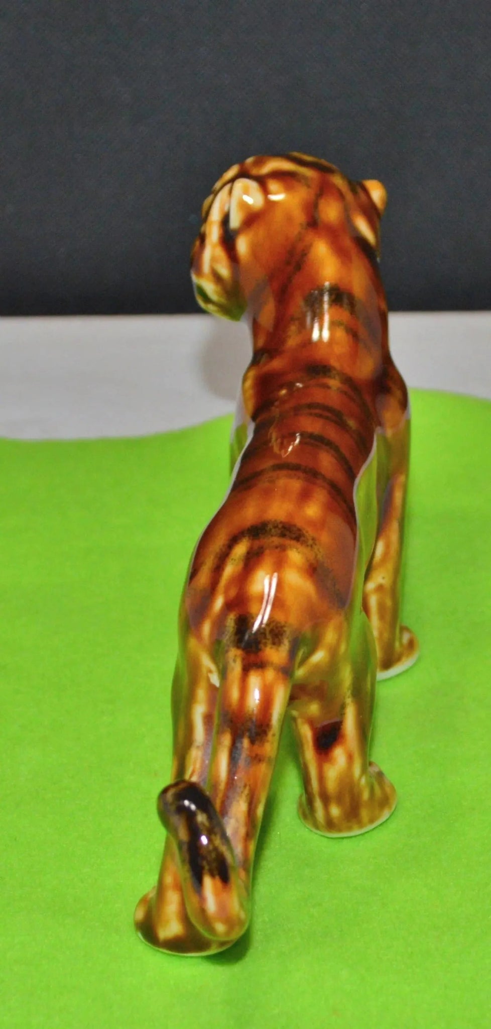 ANIMAL FIGURINE TIGER(PREVIOUSLY OWNED) VERY GOOD CONDITION - TMD167207
