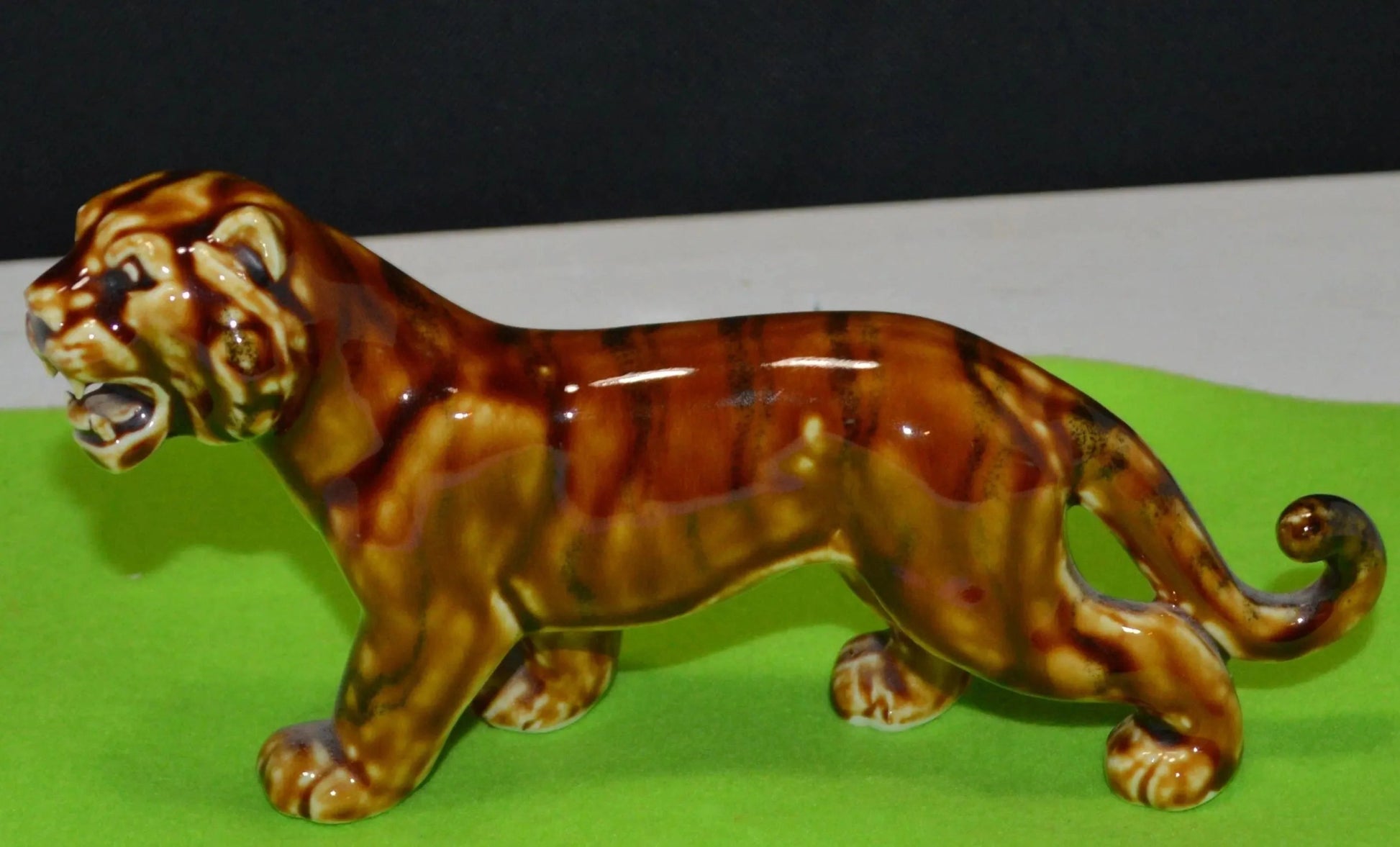 ANIMAL FIGURINE TIGER(PREVIOUSLY OWNED) VERY GOOD CONDITION - TMD167207