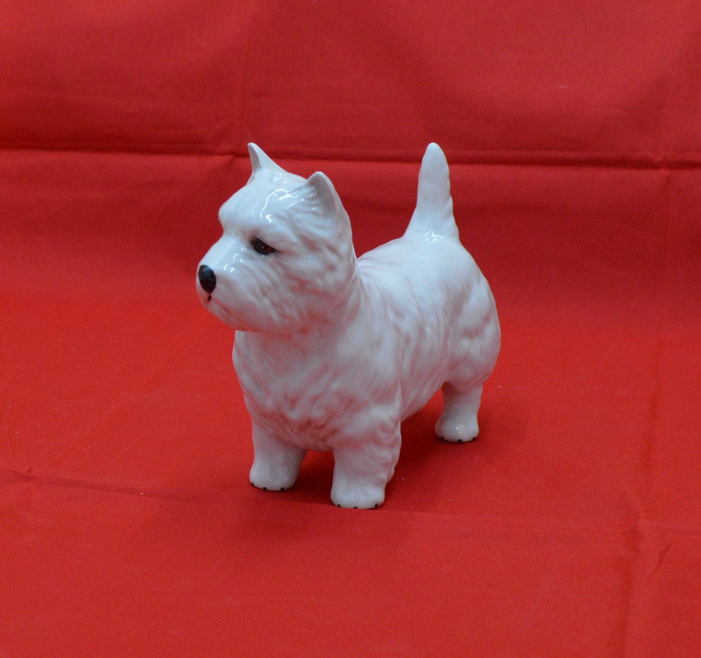 BESWICK DOG FIGURINE WEST HIGHLAND TERRIER(PREVIOUSLY OWNED) GOOD CONDITION - TMD167207