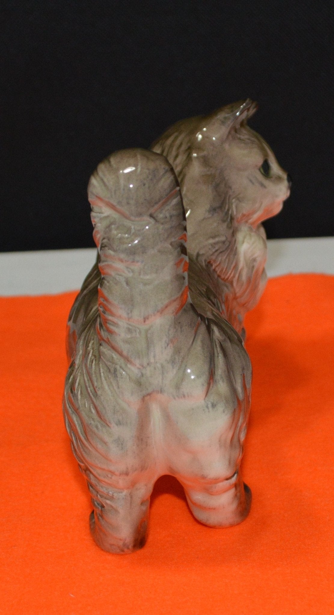 BESWICK SMALL PERSIAN GREY CAT FIGURINE MODEL 1898 (PREVIOUSLY OWNED) VERY GOOD CONDITION - TMD167207