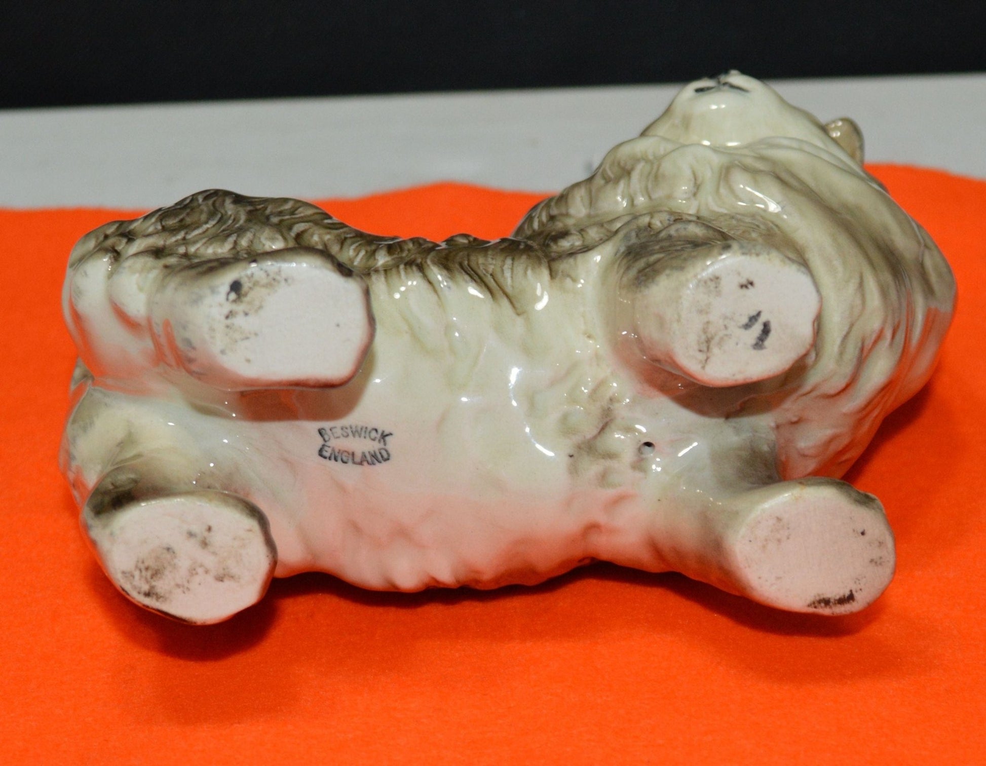 BESWICK SMALL PERSIAN GREY CAT FIGURINE MODEL 1898 (PREVIOUSLY OWNED) VERY GOOD CONDITION - TMD167207