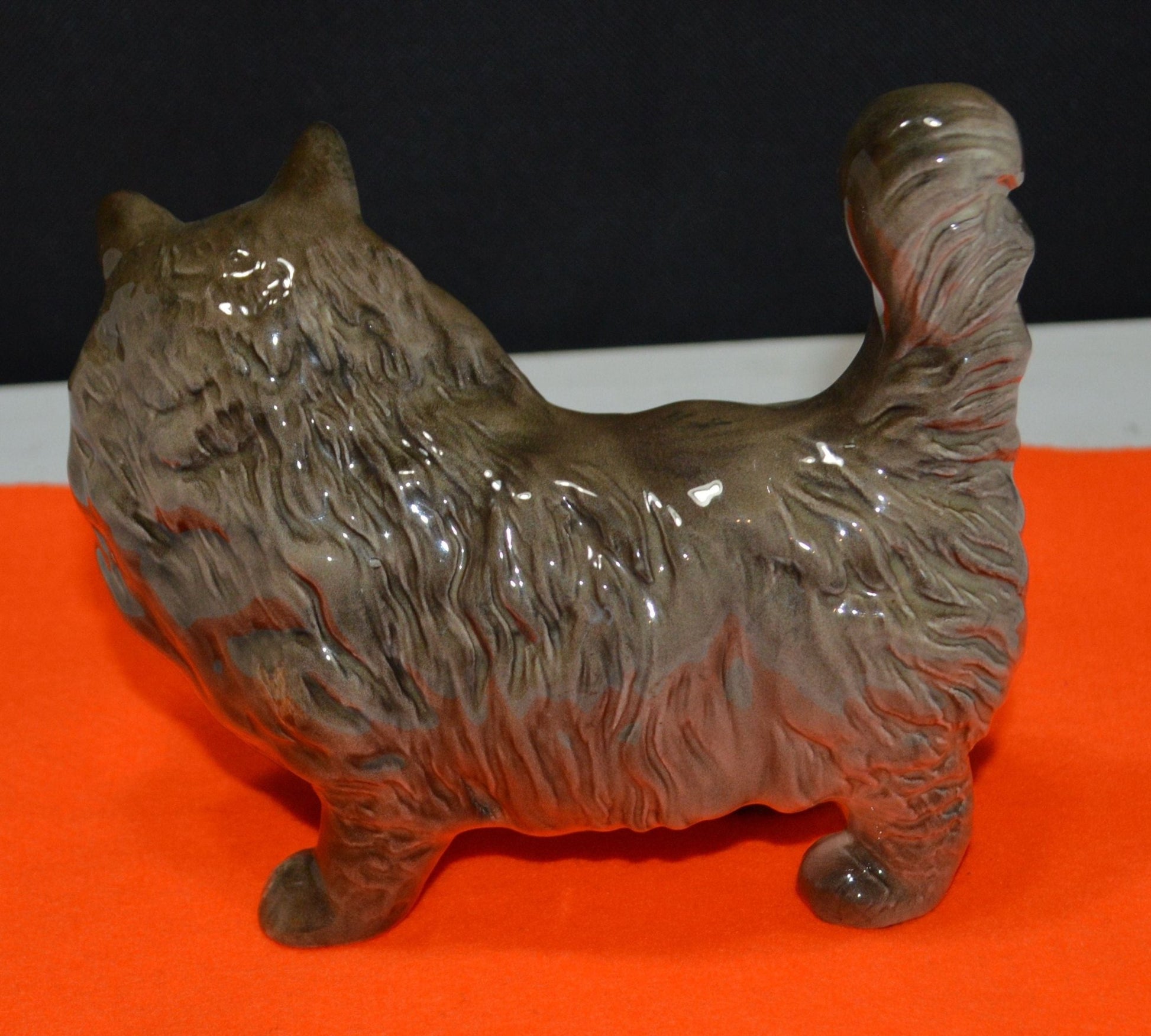 BESWICK SMALL PERSIAN GREY CAT FIGURINE MODEL 1898 (PREVIOUSLY OWNED) VERY GOOD CONDITION - TMD167207